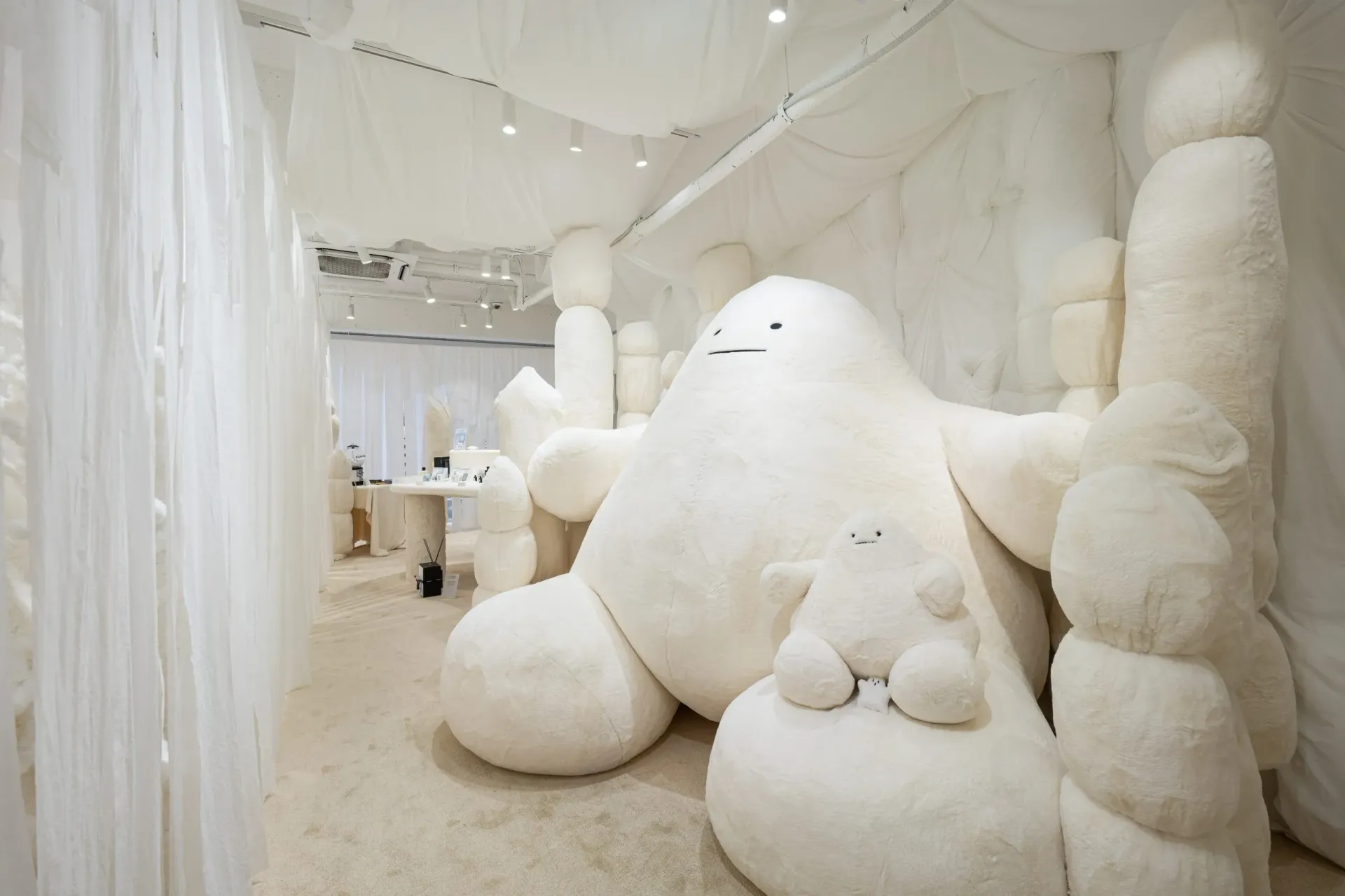 APR Hongdae Flagship Store 5