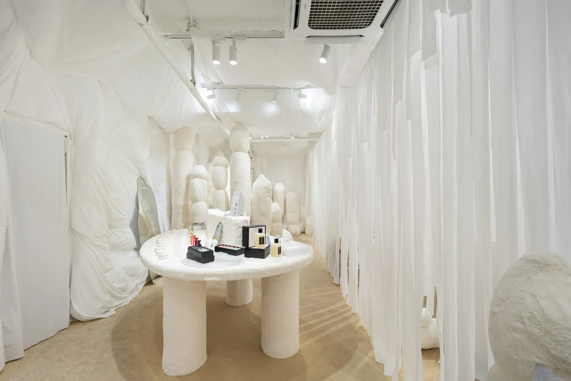 APR Hongdae Flagship Store 6