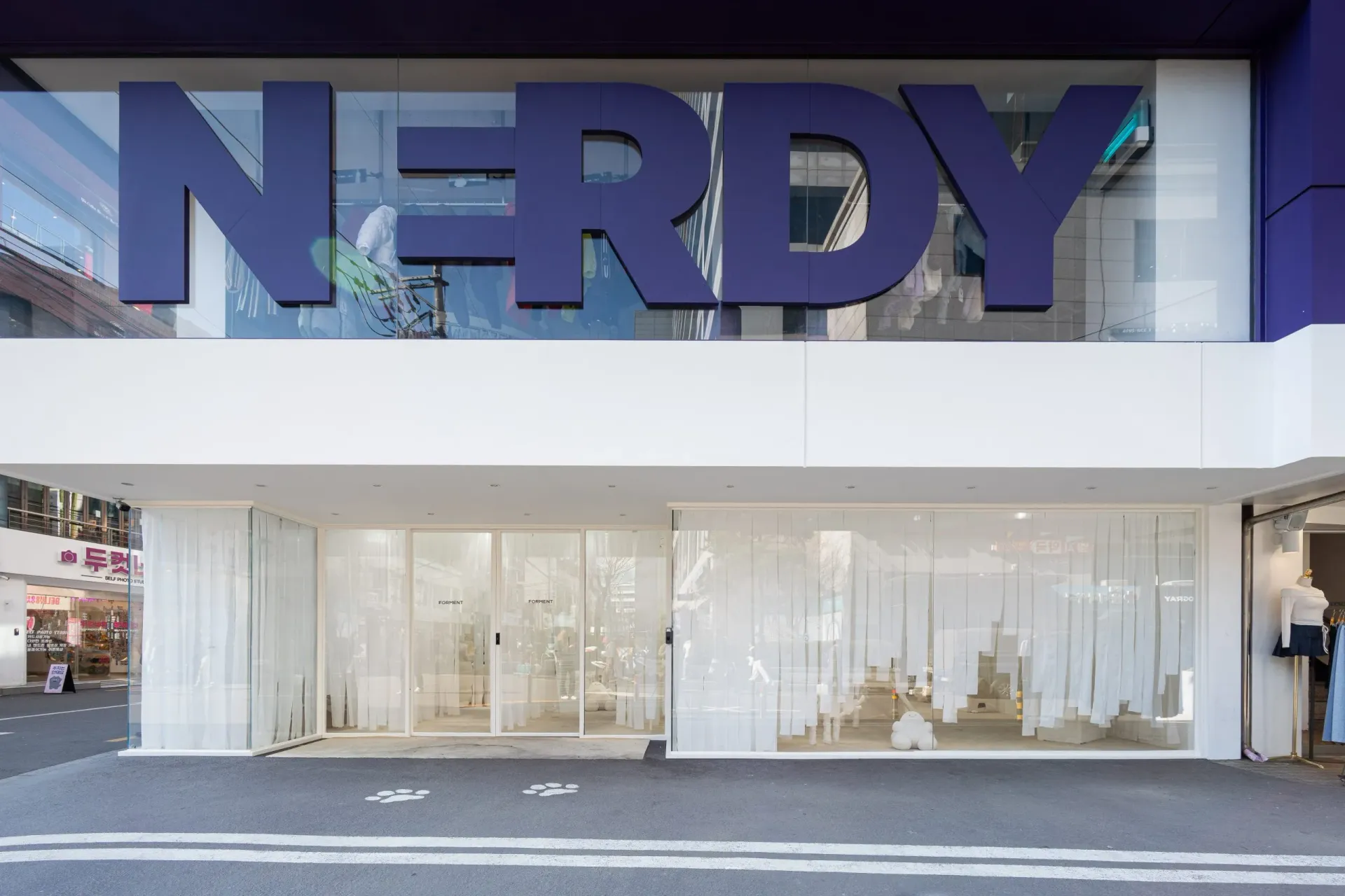 APR Hongdae Flagship Store 7